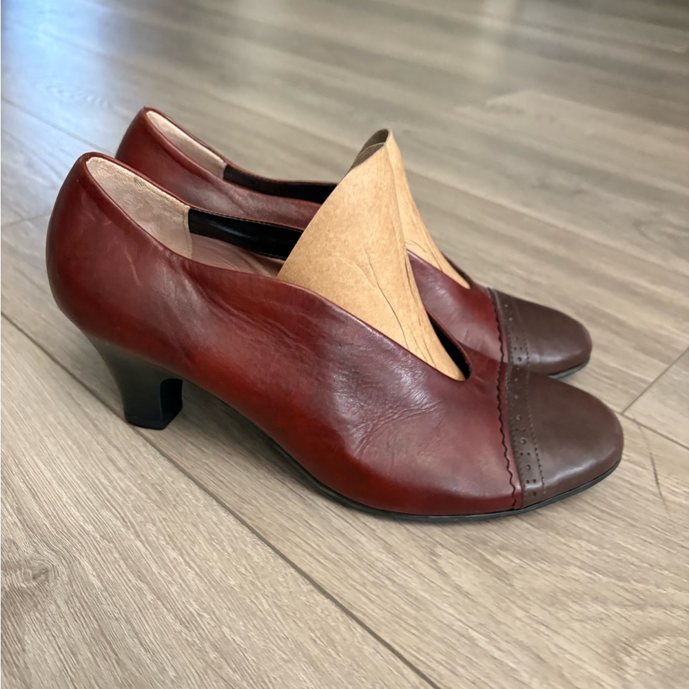 BeautiFeel Nicole Gorgeous two tone brown leather pumps with low heel  EU 40
